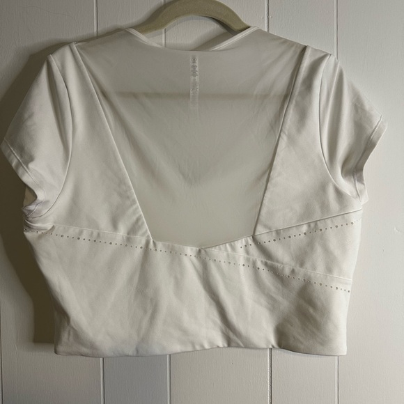 ATHLETA White cropped top size XL - Picture 2 of 4